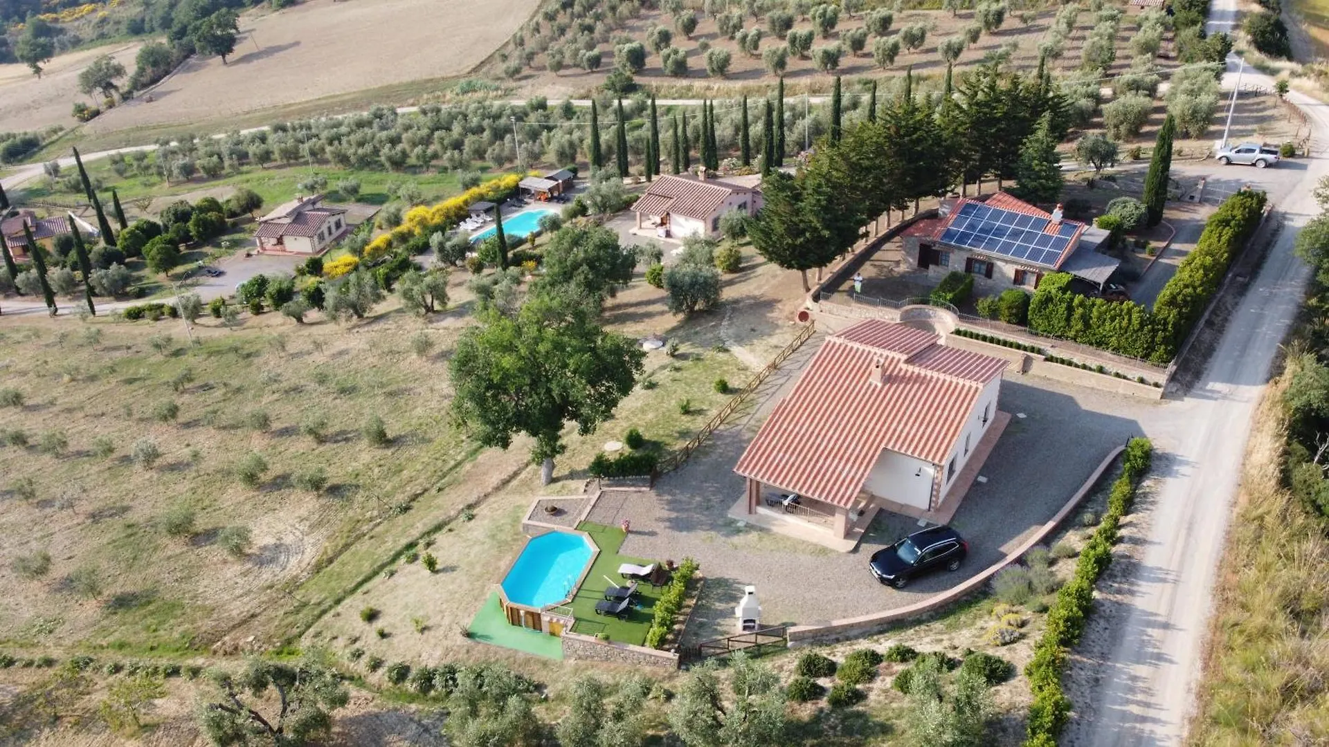 Le Capannacce Villa Cinigiano Çiftlik konaklama