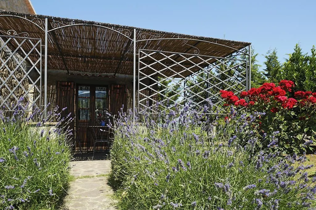 Çiftlik konaklama Le Capannacce Villa Cinigiano İtalya