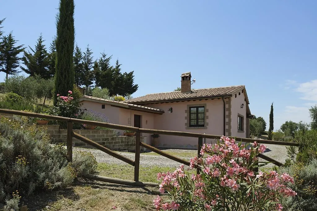 Le Capannacce Villa Cinigiano Çiftlik konaklama